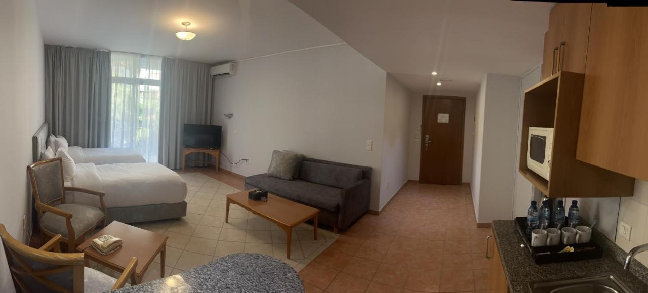 El Sheikh Suites Hotel Beirut Bagian luar foto