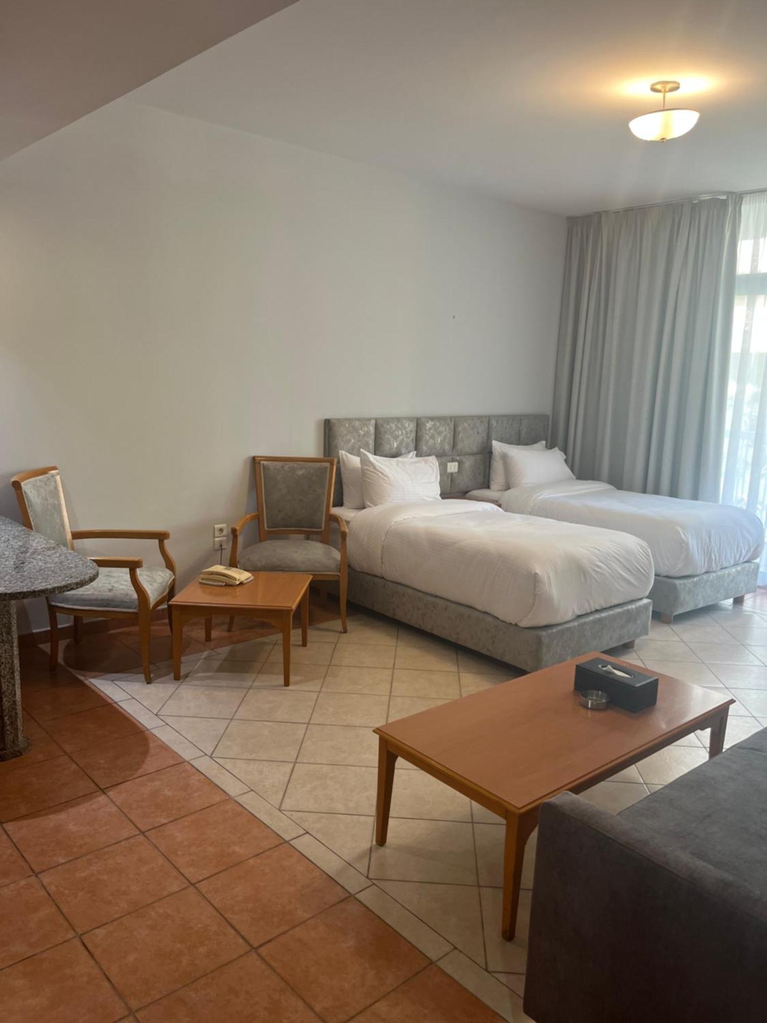 El Sheikh Suites Hotel Beirut Bagian luar foto