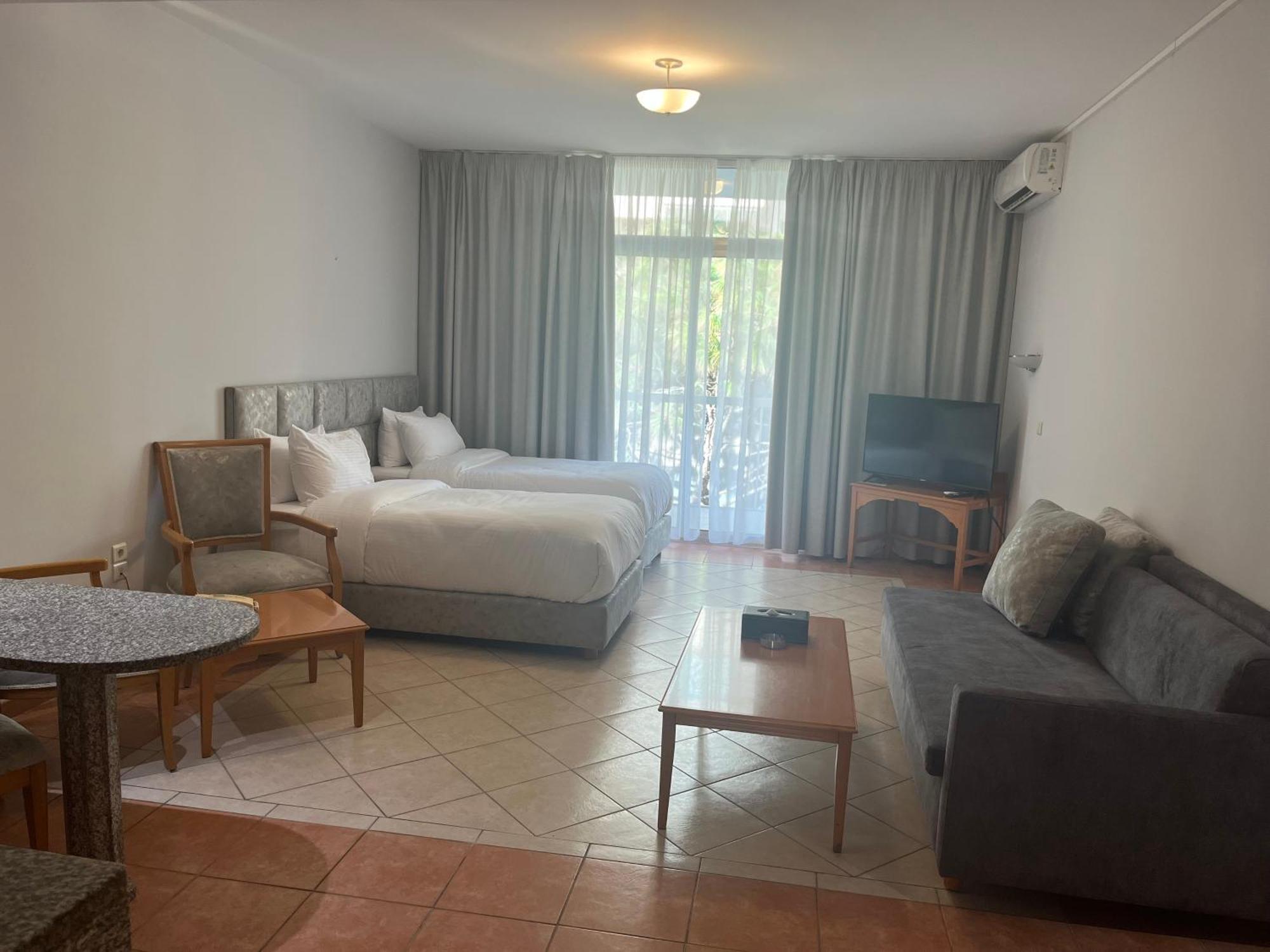 El Sheikh Suites Hotel Beirut Bagian luar foto
